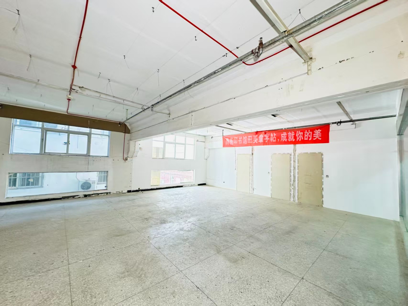 洛阳宏进农副产品国际物流中心春都路副食文化园 OPC·AI产业园 以空间承载创新，以AI驱动未来。