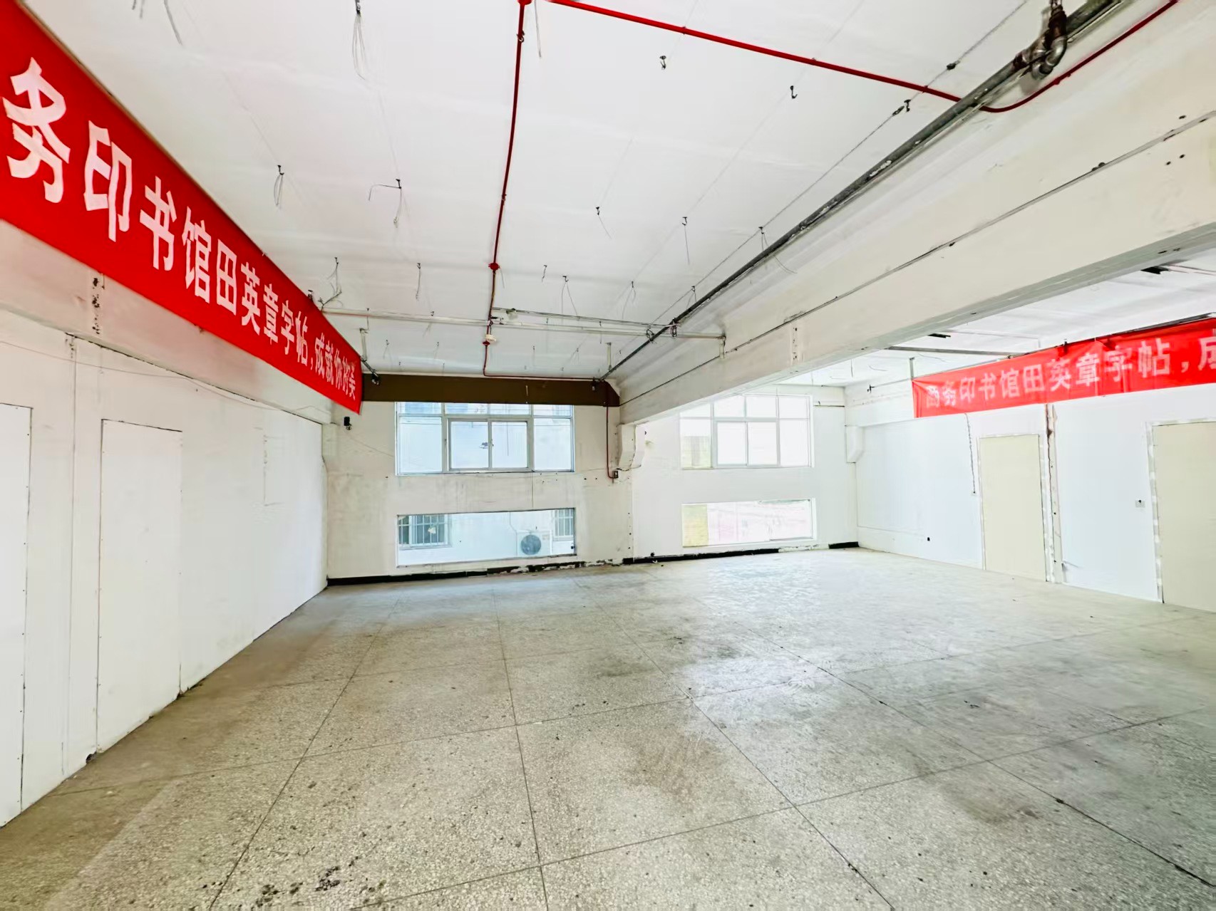 洛阳宏进农副产品国际物流中心建议再强化“人工智能算力中心、AI应用孵化、数字经济示范园”等产业概念，会更符合产业园招商语言